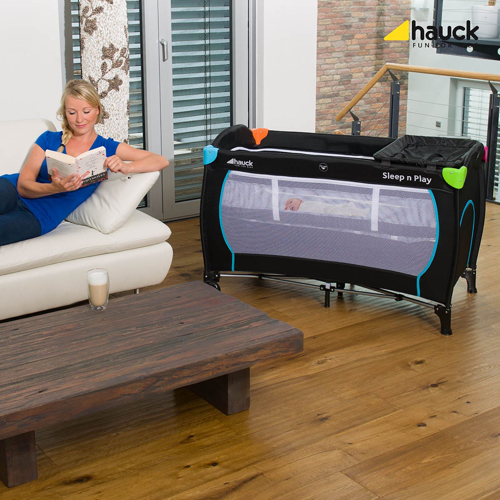 hauck travel cot and play